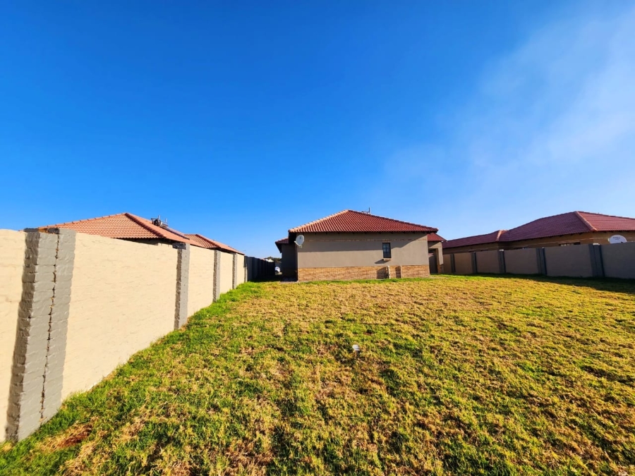 3 Bedroom Property for Sale in Hexrivier Lifestyle Estate North West